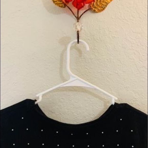 Women's short-sleeved shirt with black metal patch - Picture 5 of 5